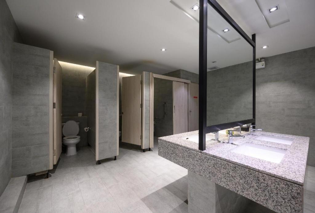 Iwish Hotel Банкок Екстериор снимка