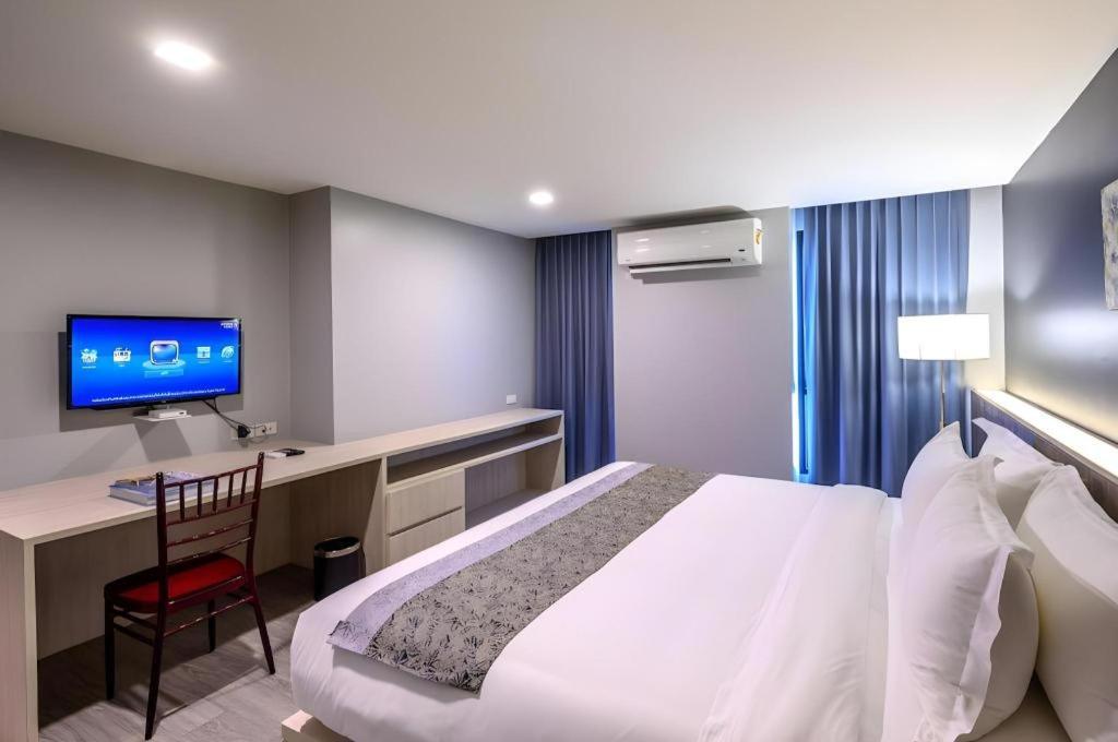 Iwish Hotel Банкок Екстериор снимка