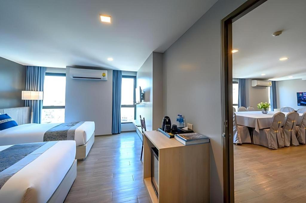 Iwish Hotel Банкок Екстериор снимка