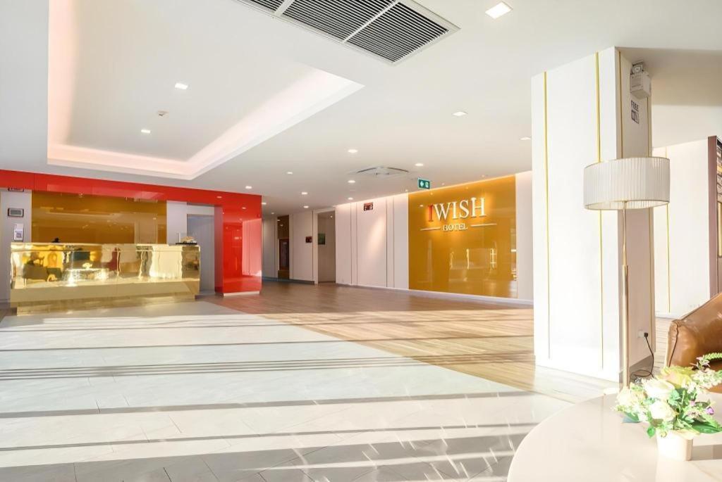 Iwish Hotel Банкок Екстериор снимка