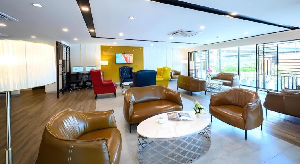 Iwish Hotel Банкок Екстериор снимка