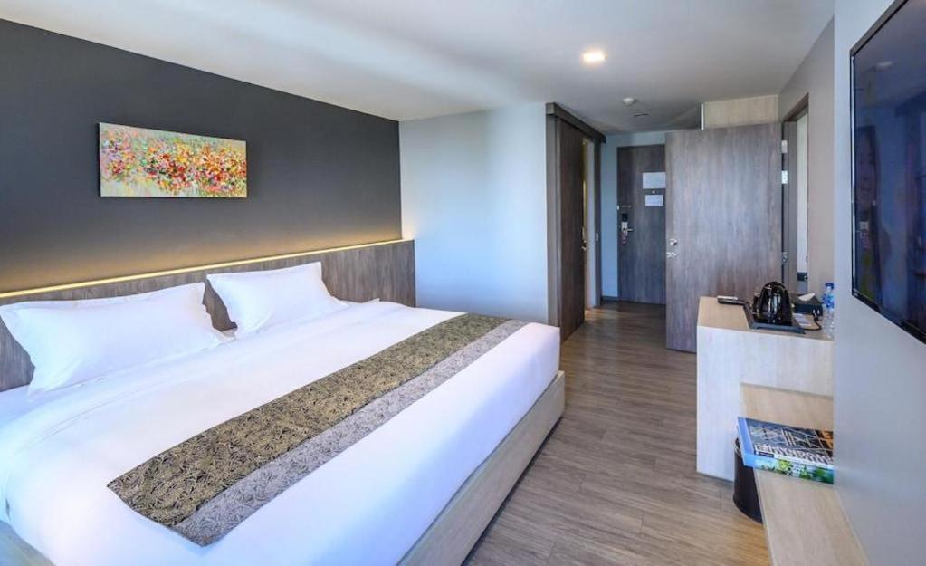 Iwish Hotel Банкок Екстериор снимка